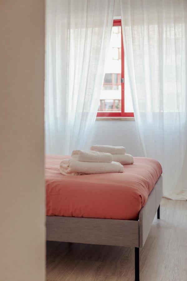 Elegant 3 Bedroom Apt - City Centre - Garage - Metro 리스본 외부 사진
