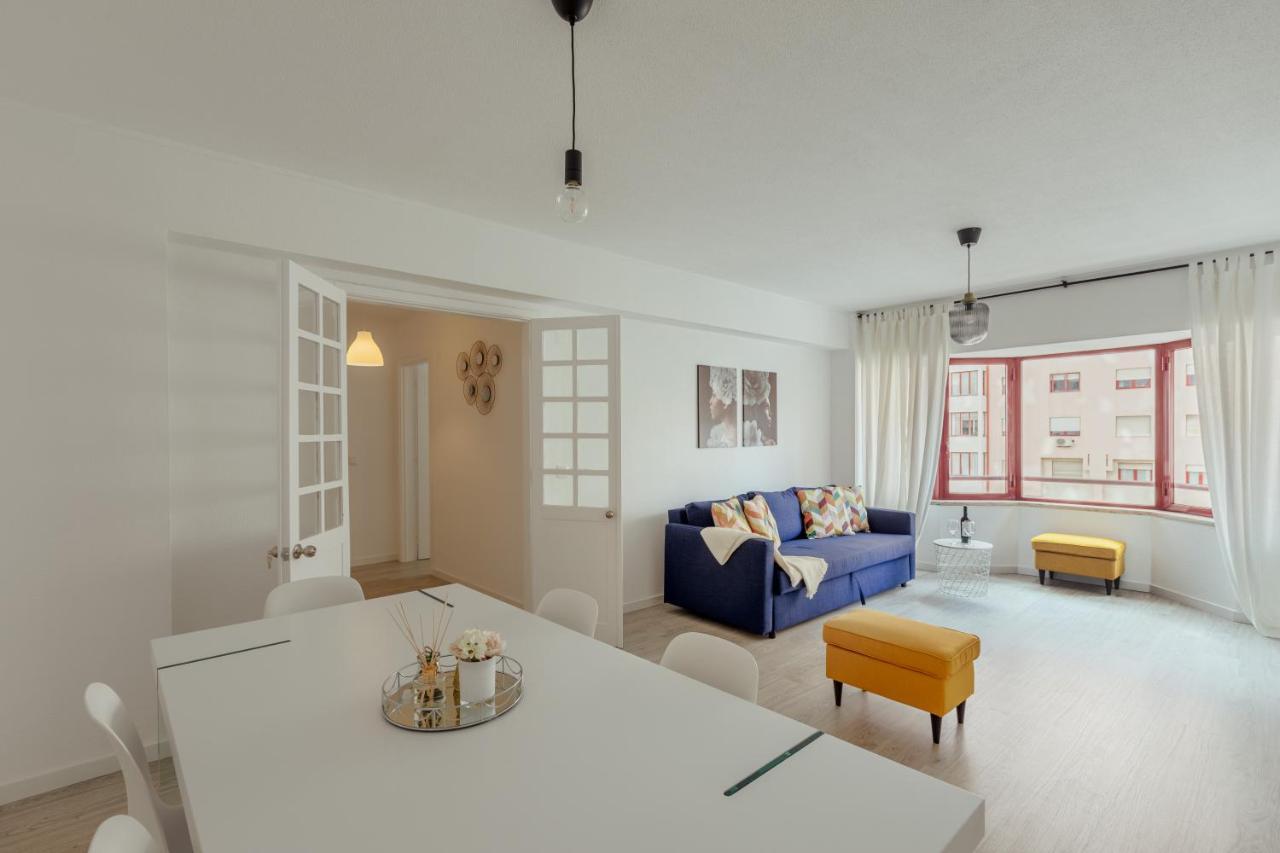 Elegant 3 Bedroom Apt - City Centre - Garage - Metro 리스본 외부 사진