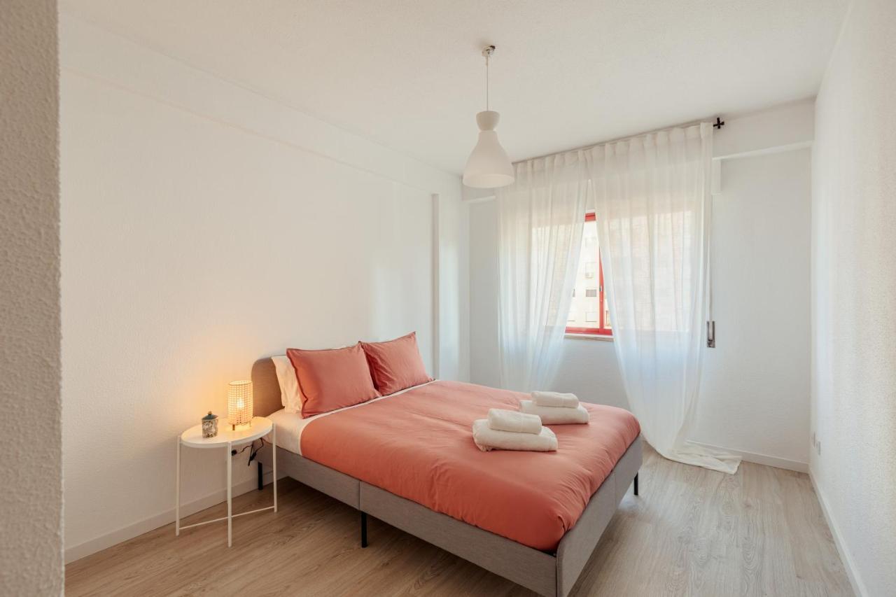 Elegant 3 Bedroom Apt - City Centre - Garage - Metro 리스본 외부 사진