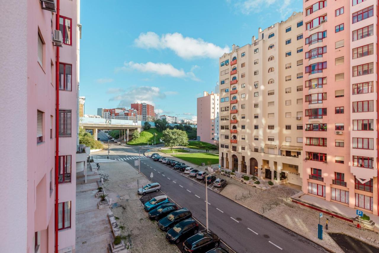 Elegant 3 Bedroom Apt - City Centre - Garage - Metro 리스본 외부 사진