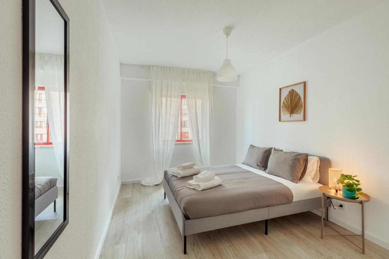 Elegant 3 Bedroom Apt - City Centre - Garage - Metro 리스본 외부 사진