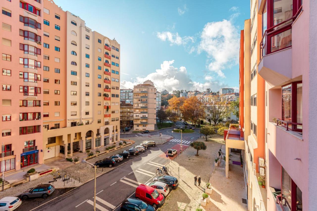 Elegant 3 Bedroom Apt - City Centre - Garage - Metro 리스본 외부 사진